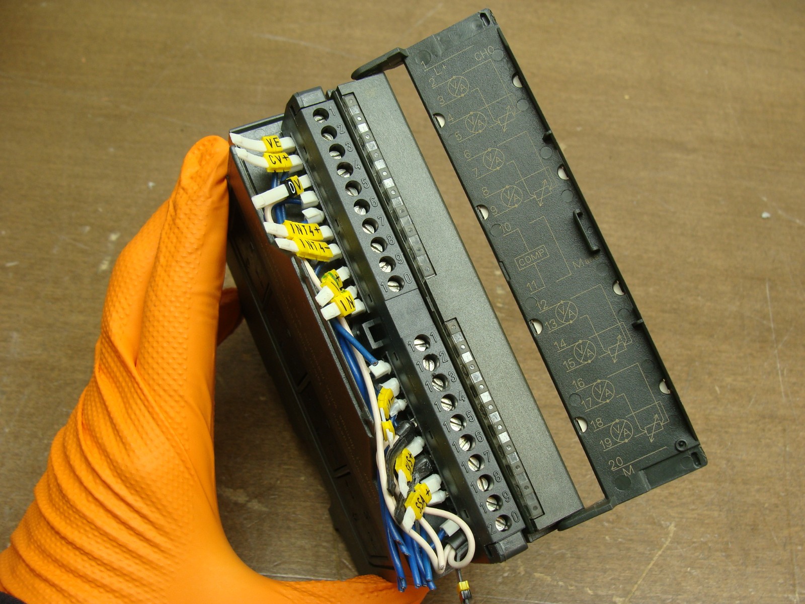 SIEMENS SIMATIC S7-300 ANALOG INPUT MODULE SM331 6ES7 331-7KF02-0AB0