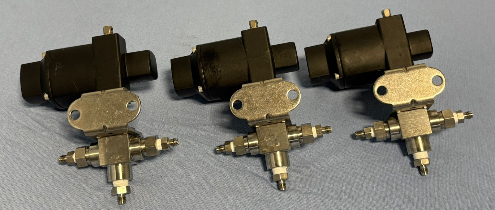 *LOT OF 3* Whitey Swagelok 151 SR 200 PSI Actuator Assembly Part SS-83XKF2-51S