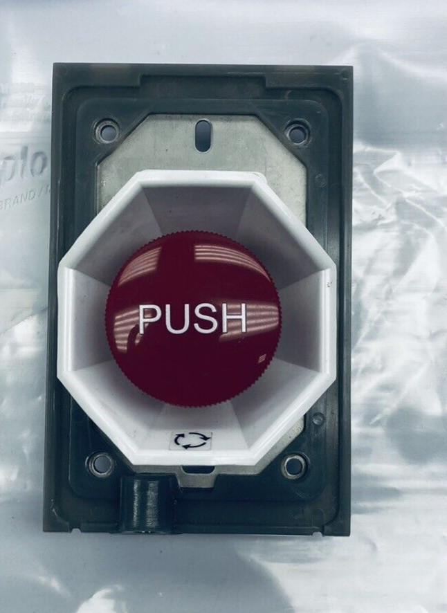 UNUSED SAFETY TECHNOLOGY 30BM PUSH/TWIST EMERGENCY STOP BUTTON 250VDC 600VAC