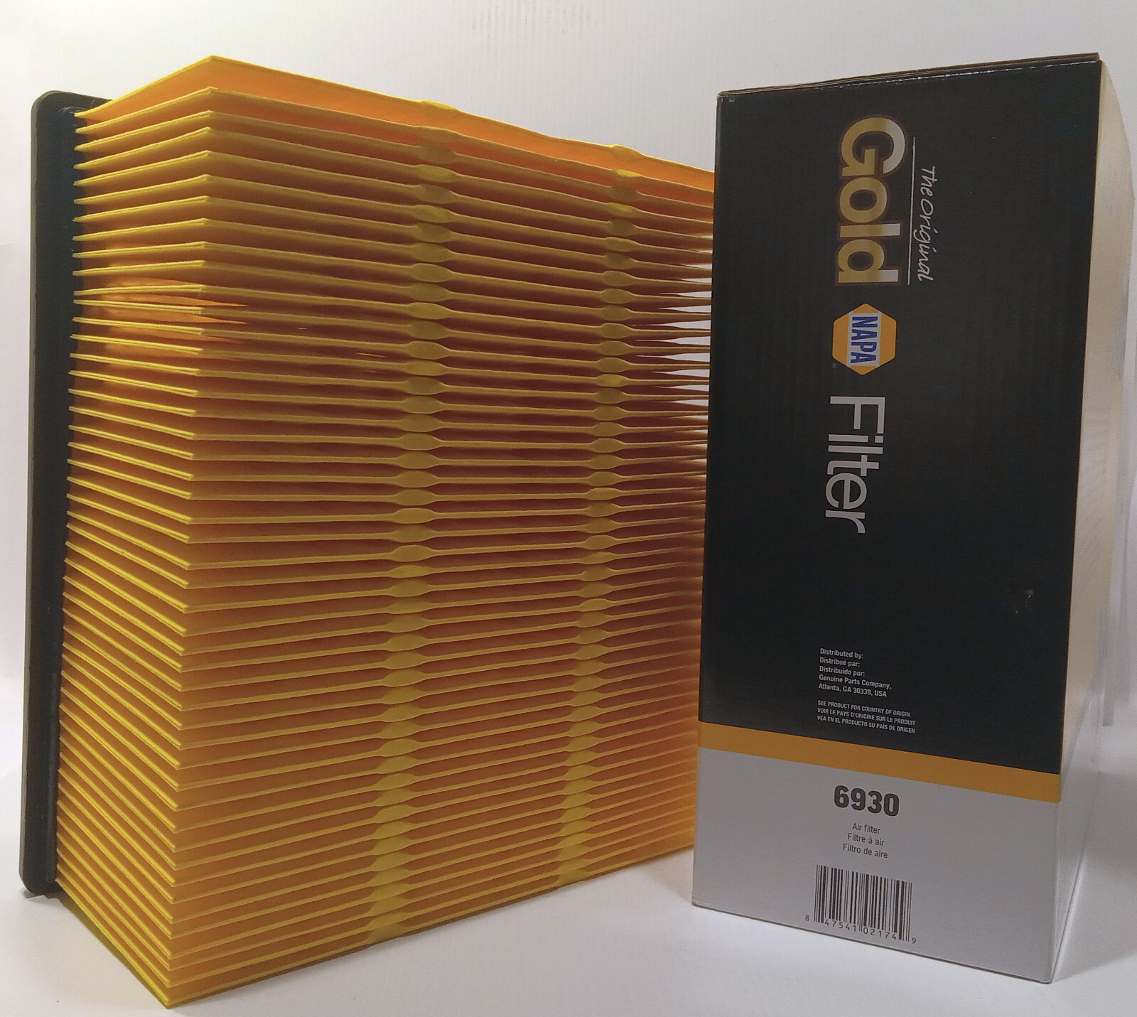 1 NEW NAPA 6930 GOLD SERIES AIR FILTER NIB ***MAKE OFFER***