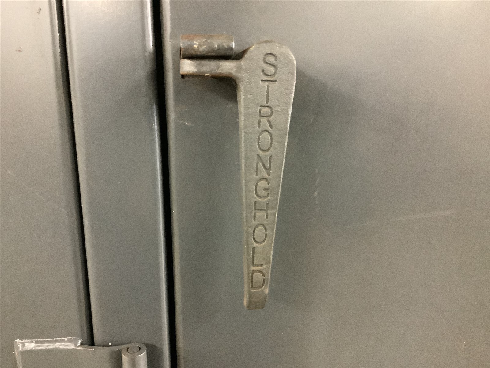 Stronghold 8 Locker Cabinet 8′-2″ W x 6-1/2′ T x 2′ L