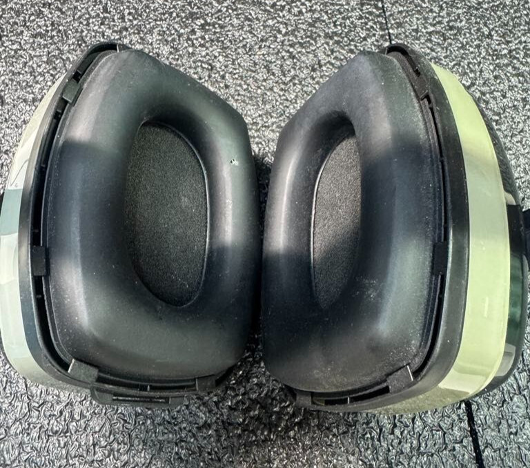 Honeywell Howard Leight Viking V3 Black Earmuffs