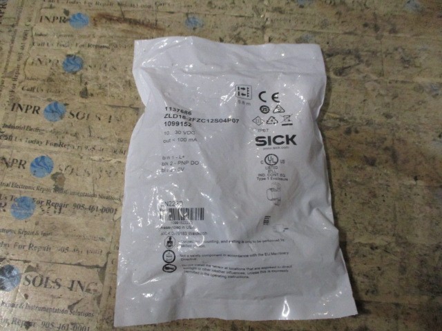 SICK ZLD18-2FZC12S04P07 Photoelectric Sensor 1137686 1099152 PNP DO *NEW*