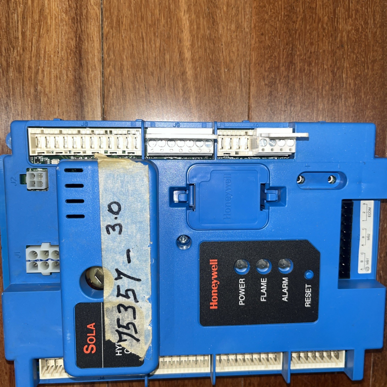 HONEYWELL R7910A1027 SOLA HYDRONIC CONTROL