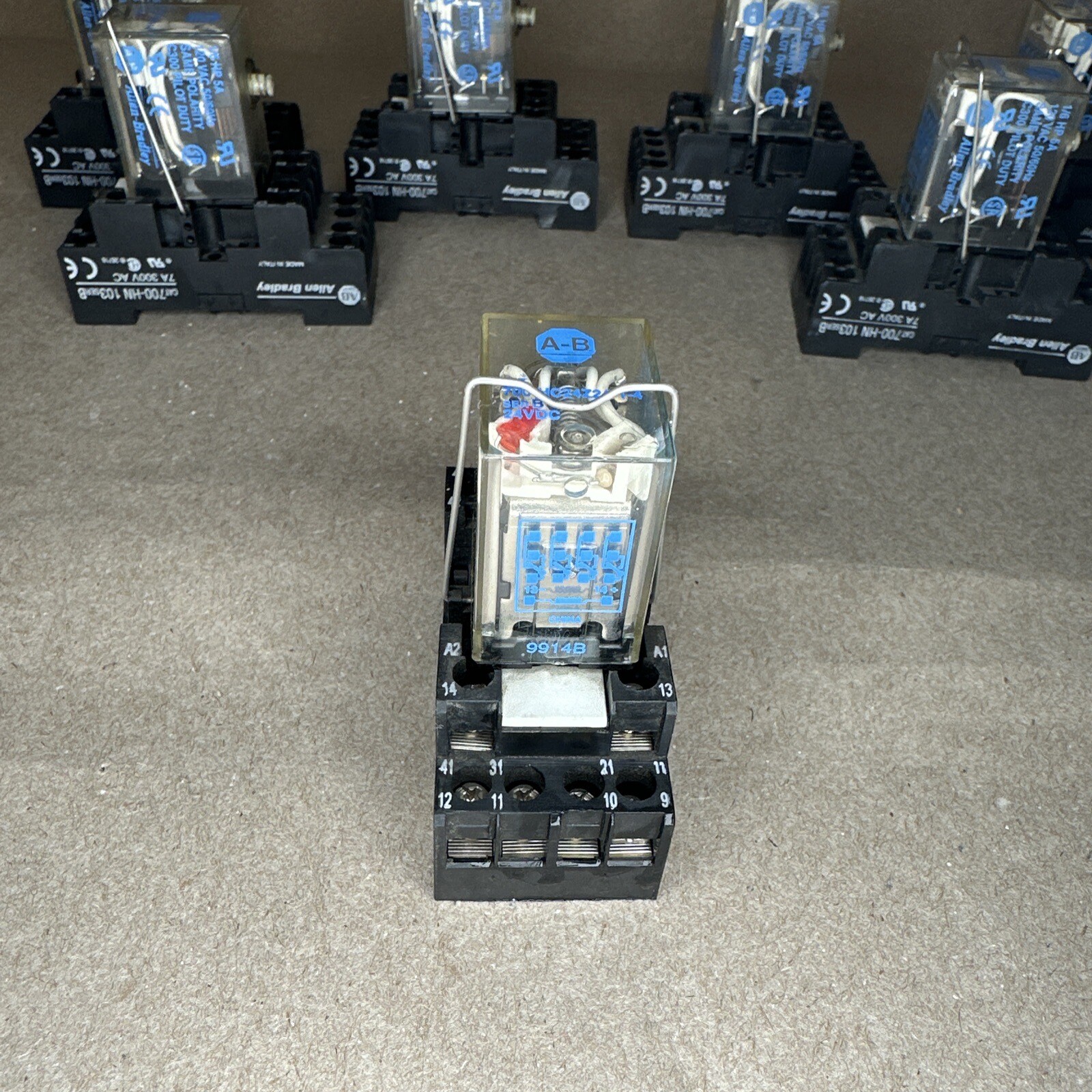 Allen Bradley 700-HN103 Ser. B w/Allen-Bradley 700-HC24Z24-1-4 Ser.B *LOT OF 7*