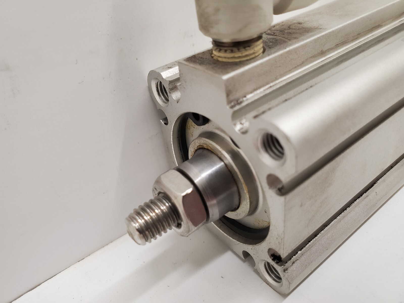 GUARANTEED! SMC AIR CYLINDER CDQ2A32-75DZ