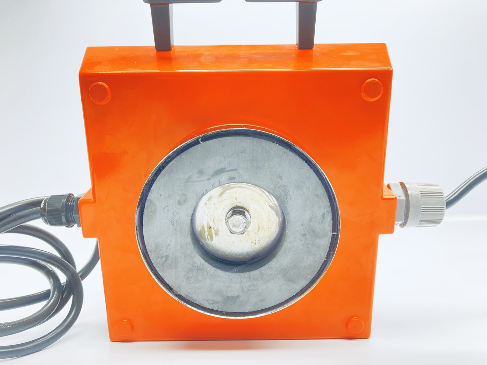 UNUSED WOODHEAD 8565F-LED PORTABLE MAGNET WORKLIGHT WATERTIGHT LED 120V