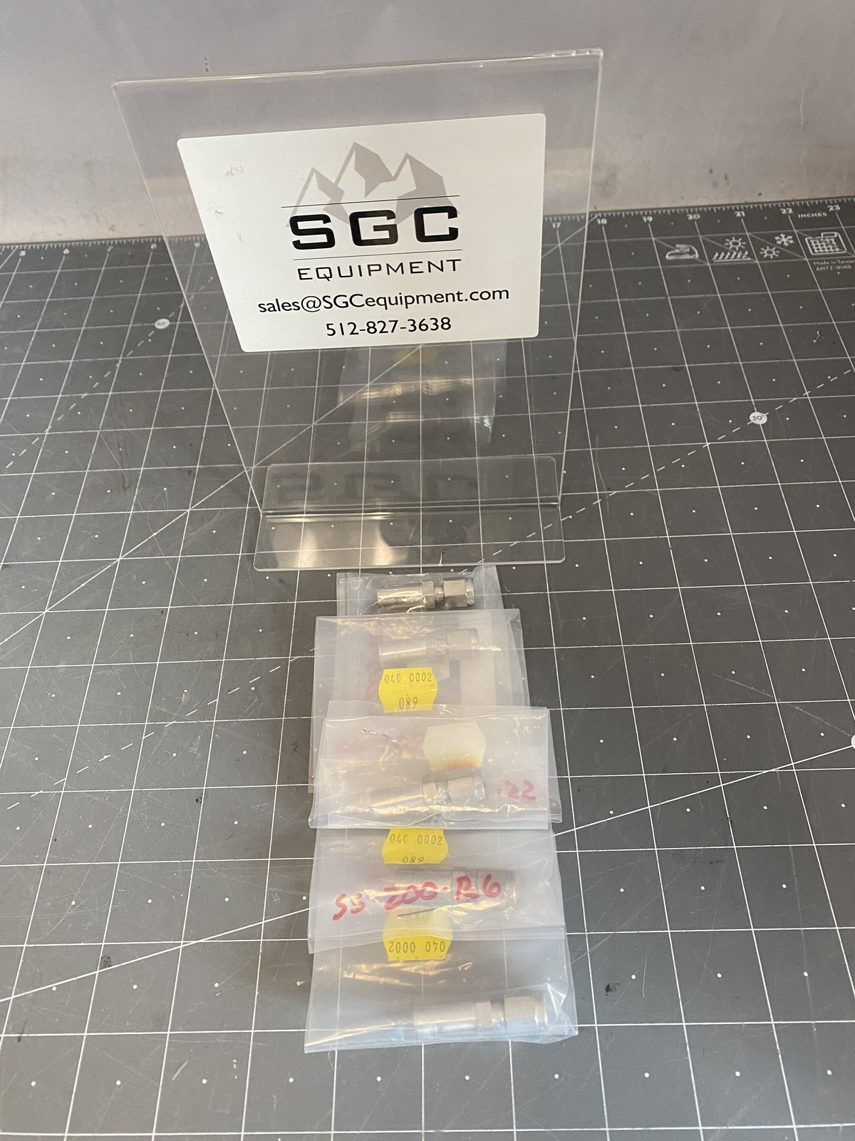 Swagelok Fit Tube Adapt 3/8T x 1/8SWG PN: SS-200-R-6