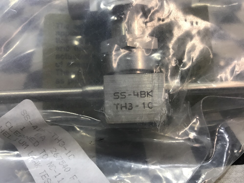 SWAGELOK Bellows Sealed Valve 1/4″ Tube, SS-4BK-TH3-1C, #130Z33 Box A