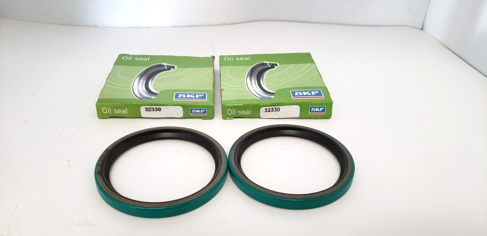 SKF 32330 SINGLE LIP OIL SEAL, 3.25 x 3.876 x 0.375″, CRW1 P (LOT OF 2) NIB