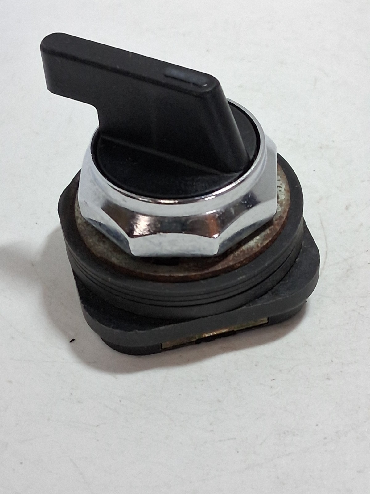 TELEMECANIQUE XB3BD33 SELECTOR SWITCH OPERATOR 3 POSITION MAINTAINED LEVER KNOB