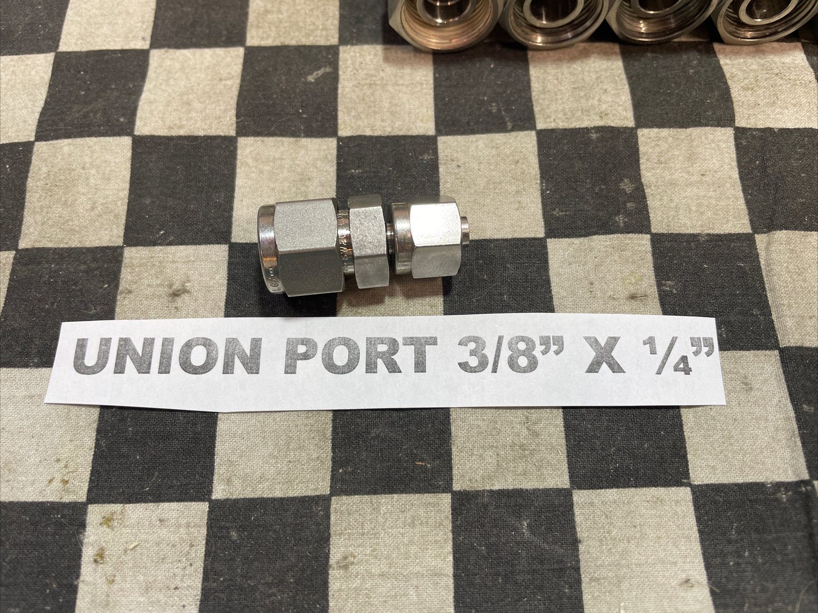 SWAGELOK UNION PORT 1/4″ TO 5/8″, SS-401-PC SS-601-PC SS-1011-PC LOT OF 16#128V1