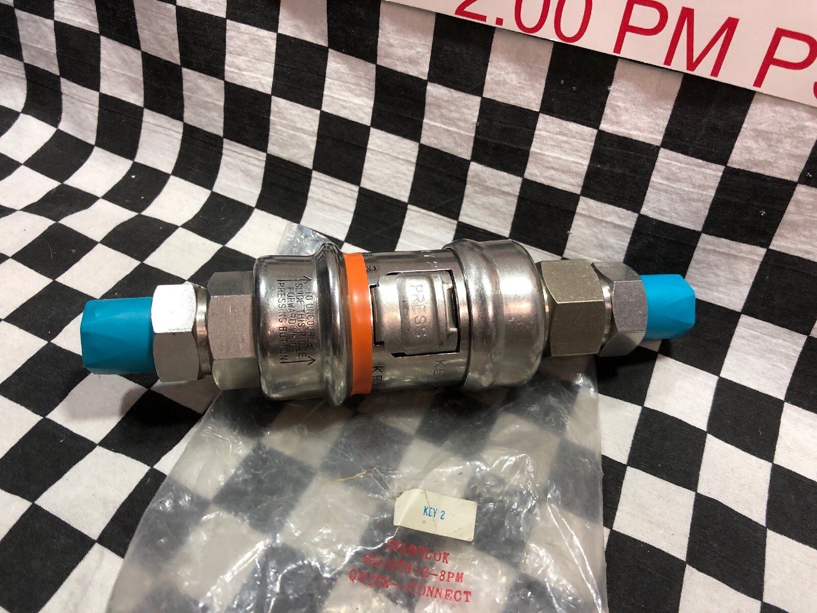 SWAGELOK SS-QT8-B-8PM-K2, Quick Connect 1/2″ NPT, ORANGE, SHIPSAMEDAY #1615V8
