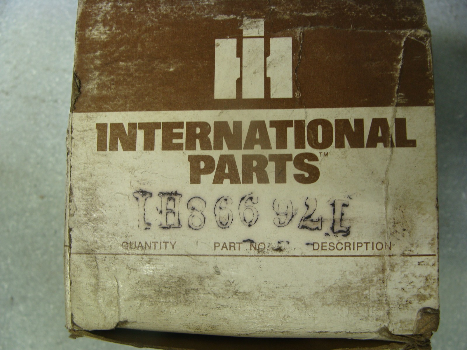 INTERNATIONAL HARVESTER 86692E 2-3/8″ I.D. X 2-3/4″ O.D. X 3″ LONG BRASS BUSHING