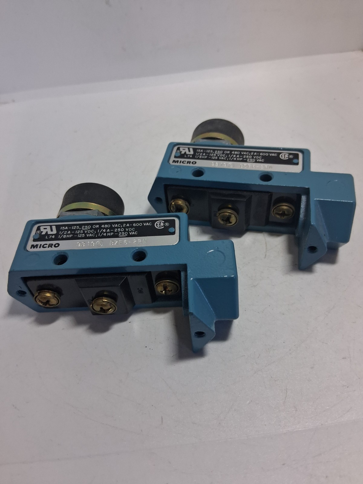 HONEYWELL BZE6-2RN LIMIT SWITCH PLUNGER 15A 125, 250 OR 480VAC (LOT OF 2) NNB