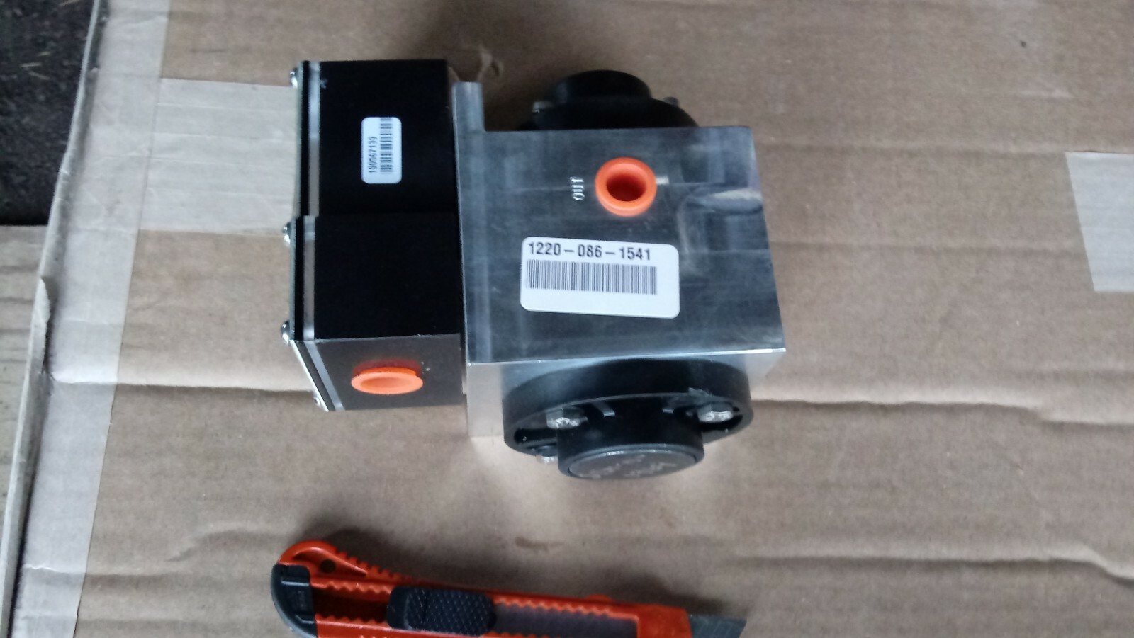 New UFM Universal Flow Monitors F02GM-3-250V.9-M3WR-DC-Z33-.2D 164876