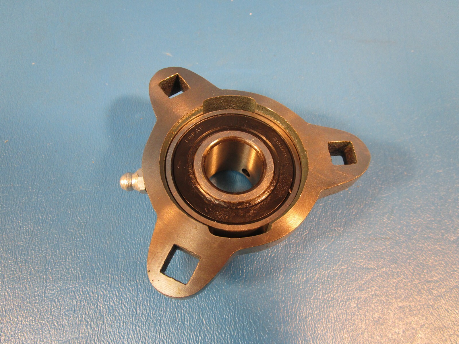 AMI BTM204-12 Flange-Mount Ball Bearing Unit – 3-Bolt Flange, 3/4 in Bore