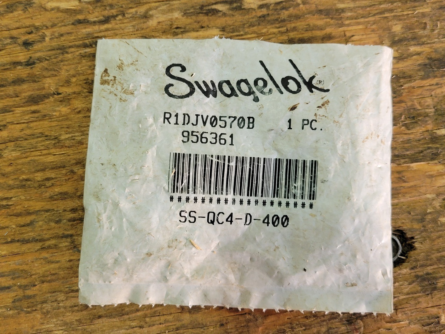 Swagelok SS-QC4-D-400 1/4″, Straight-Connector, FPT – Pipefittings