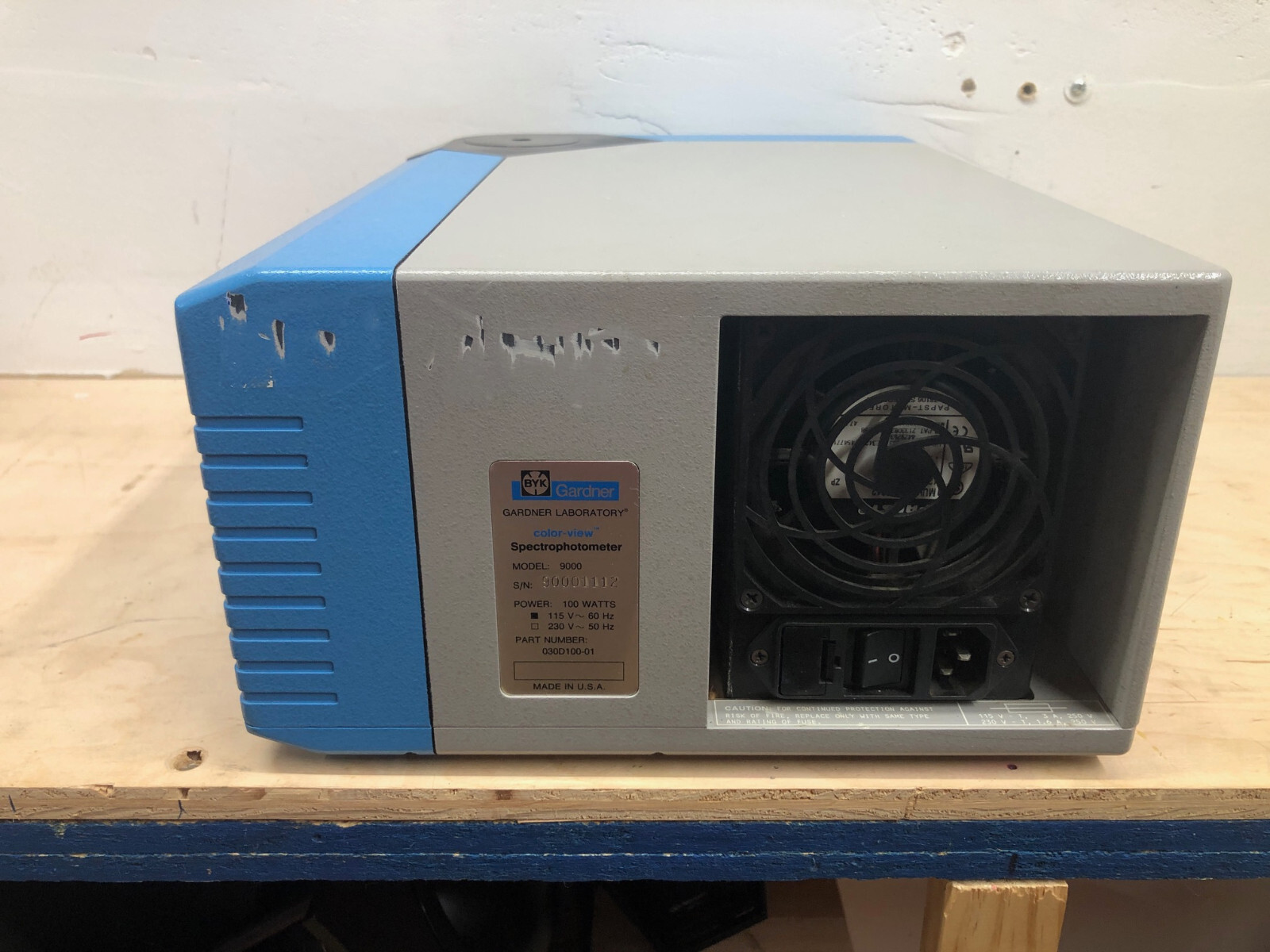 BYK Gardner color-view spectrophotometer (model 9000)