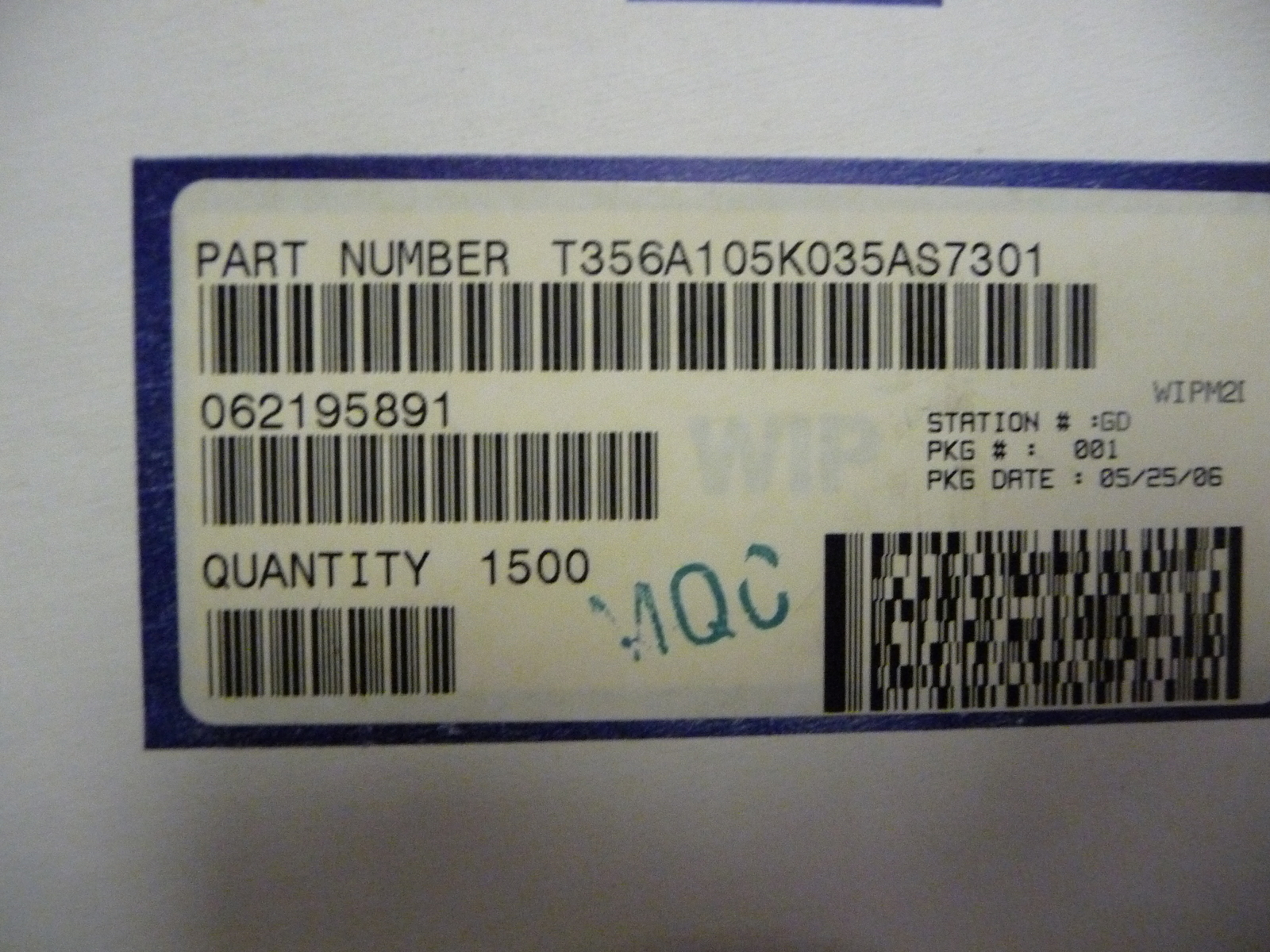 KEMET T356A105K035AS7301 Qty of 600 per Lot Tantalum Capacitors Solid Leaded