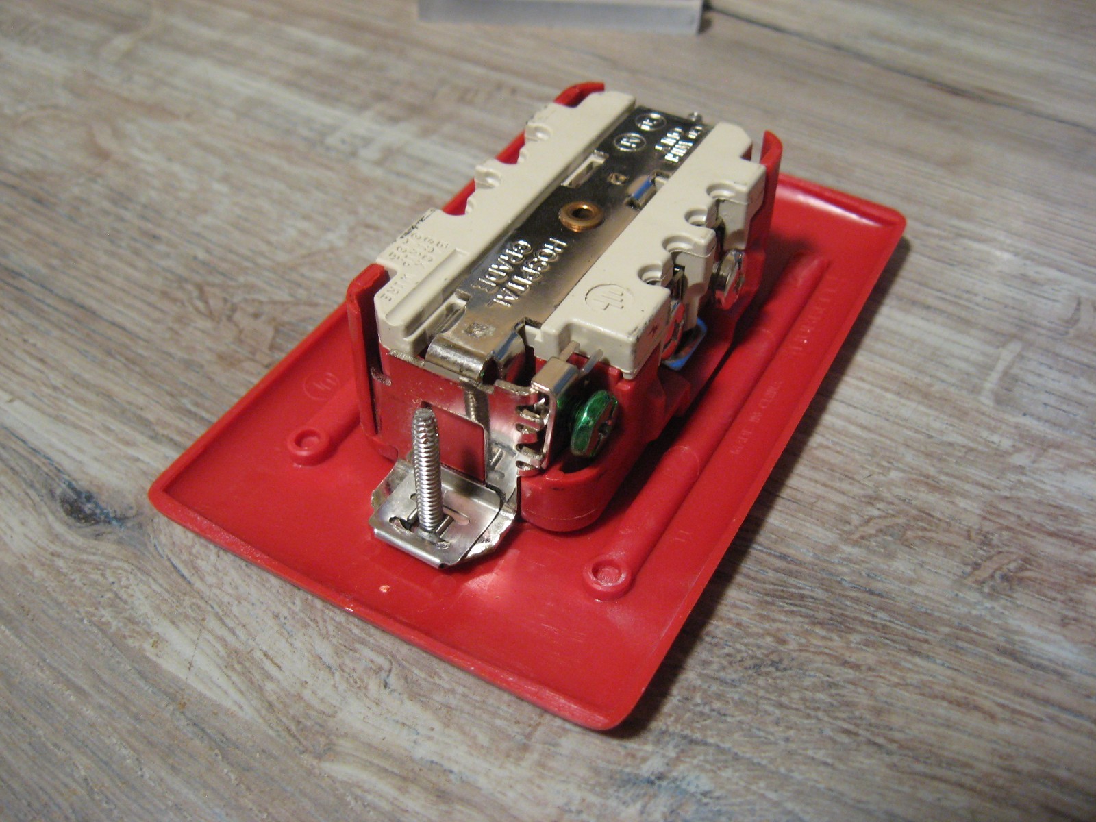 NEW Hubbell Hospital Grade Red Duplex Receptacle With Cover – 20A 125V