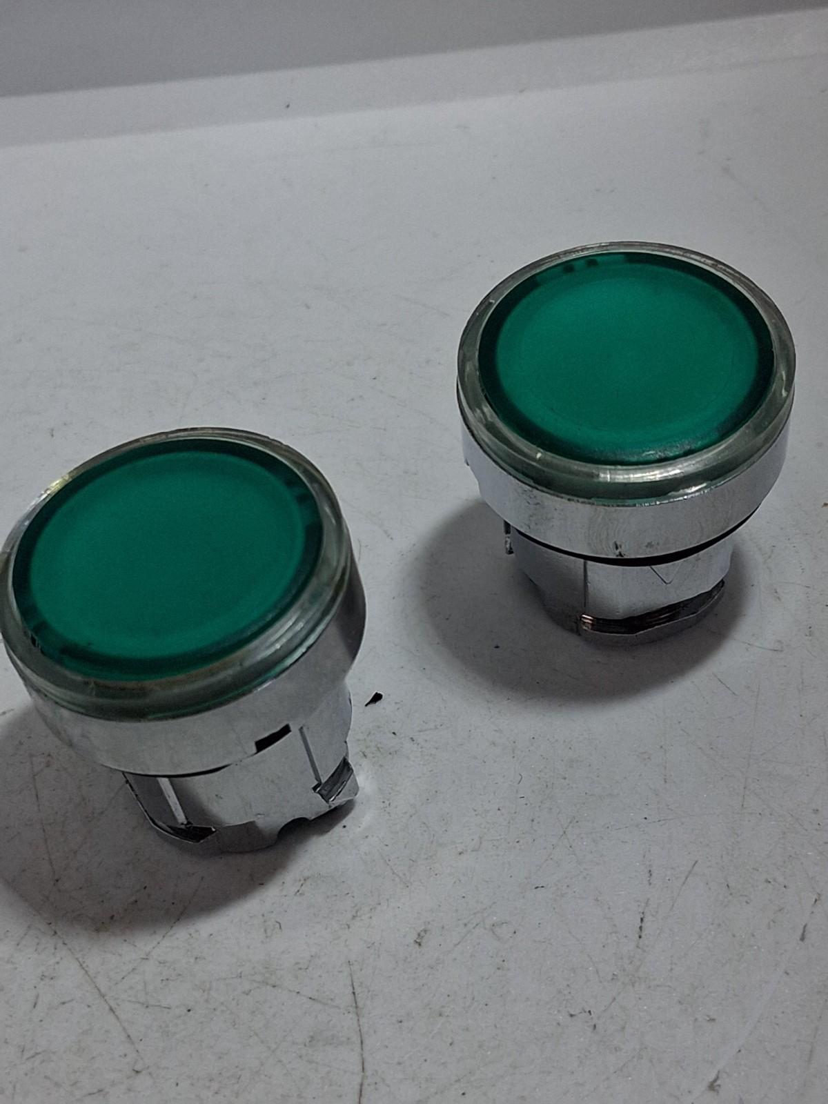 TELEMECANIQUE ZBV-B3 PUSHBUTTON OPERATOR ILLUMINATED GREEN (LOT OF 2)