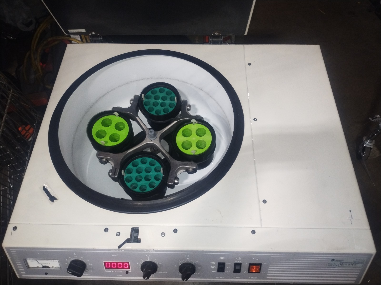 Beckman Coulter Allegra 6 Centrifuge w/ GH3.8 Swinging Bucket Rotor.