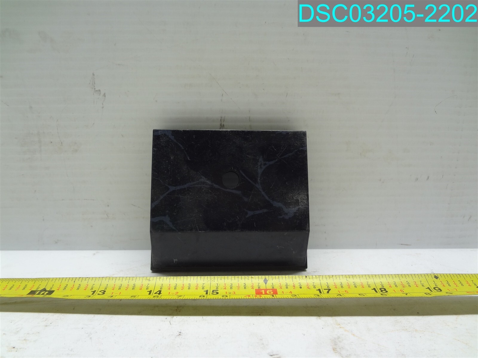 QTY=88: 3-3/8″ X 3″ X 3/4″ WEIGHTED PLASTIC TROPHY BLACK MARBLE FINISH