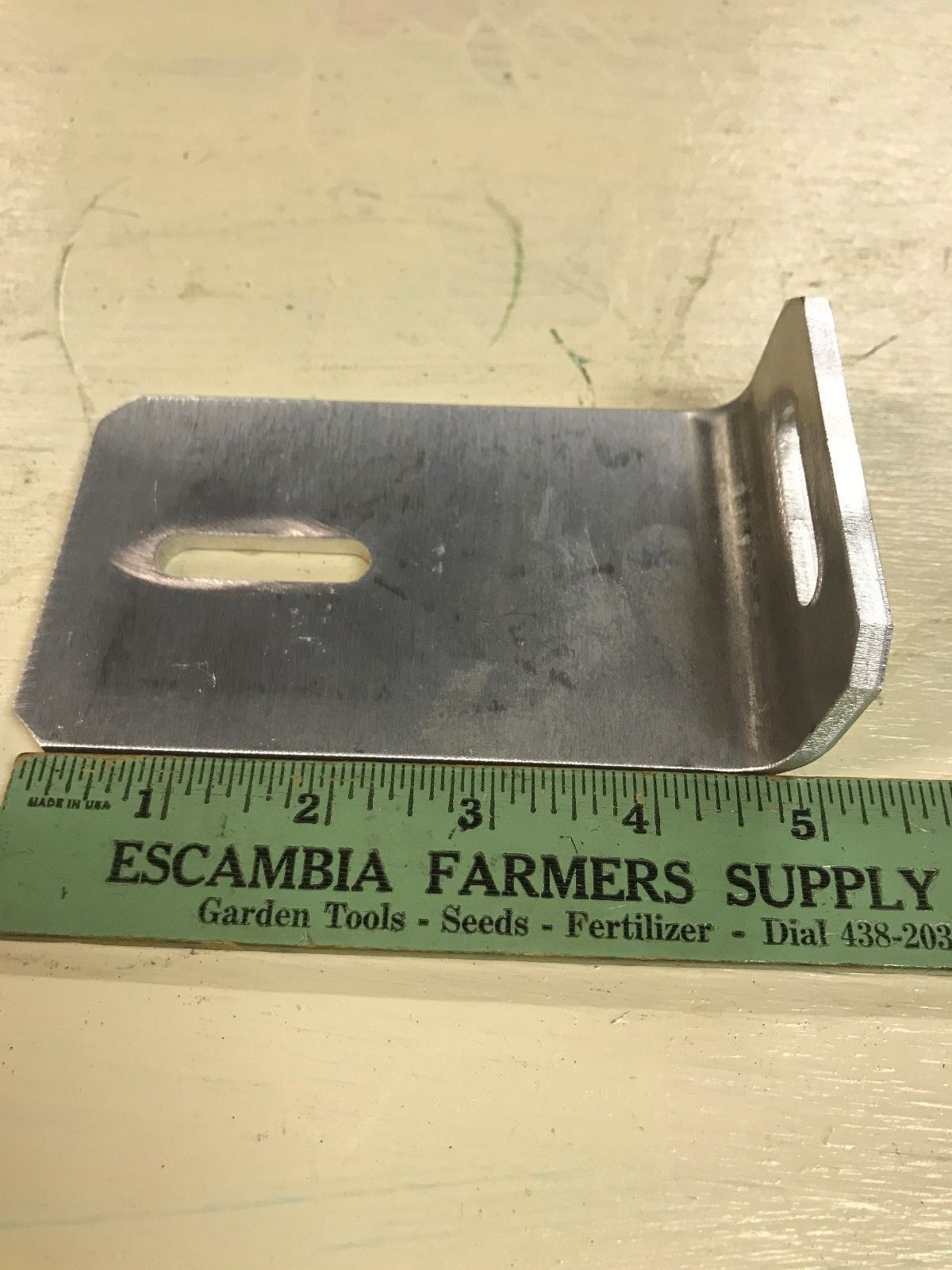 DAIMLER 22-32516-000 ANGLE BRACKET FOR MILITARY M-916A1, M-915 SERIES TRUCKS