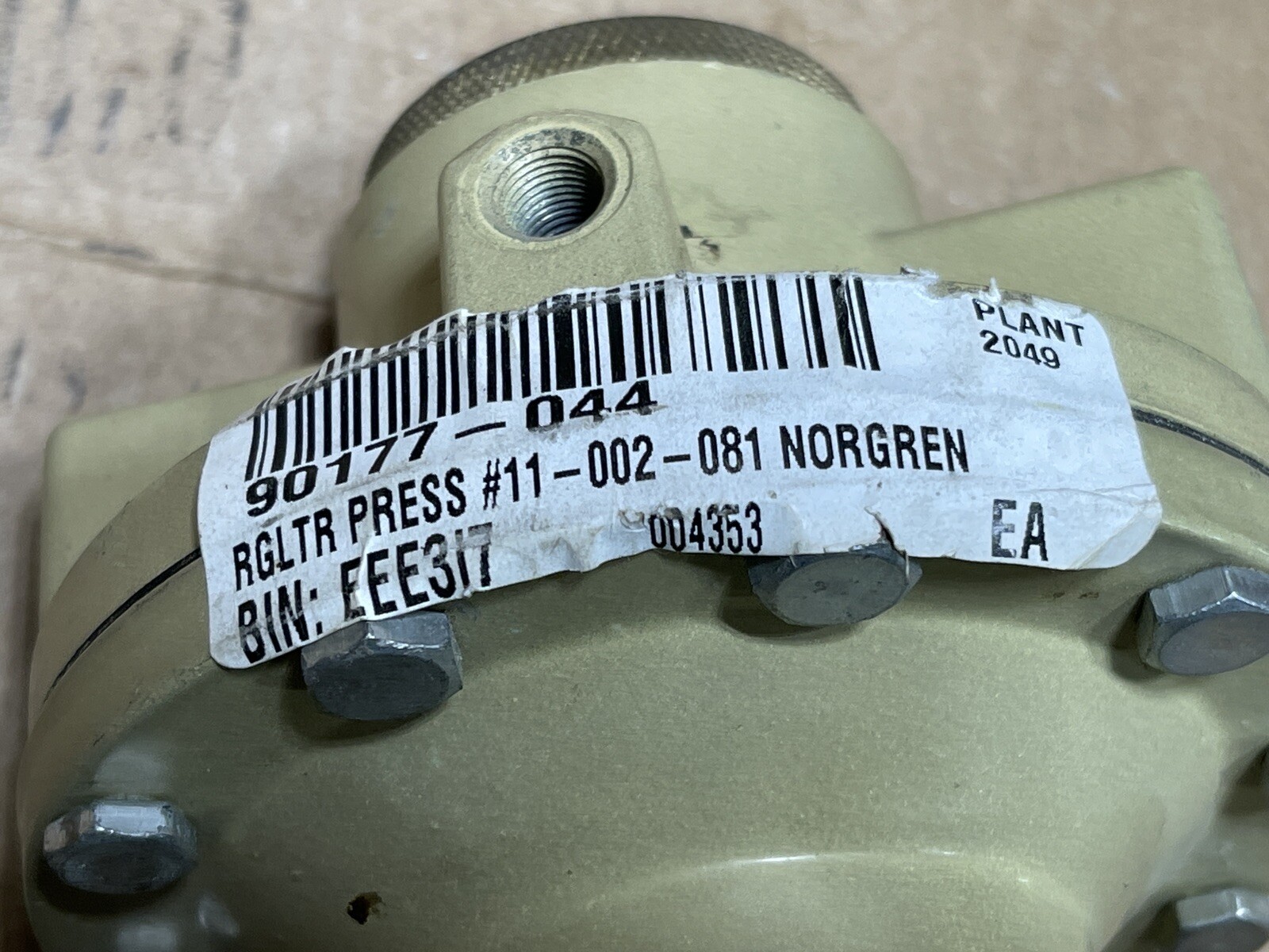 CA Norgren 11-002-081 Regulator Valve 400 Inlet 125 Outlet 175F 3/4″ Connection