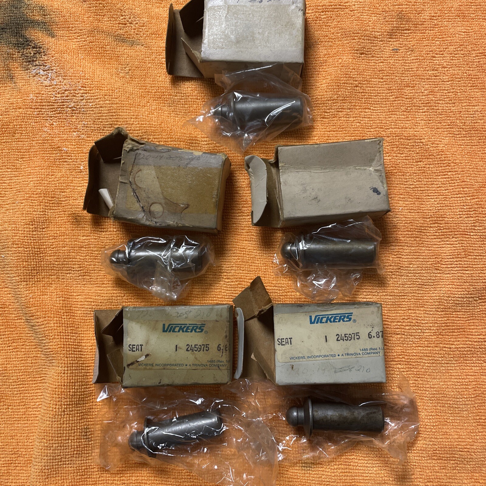 Vickers Seat. Part number 245975. Qty 5. Includes Boxes.