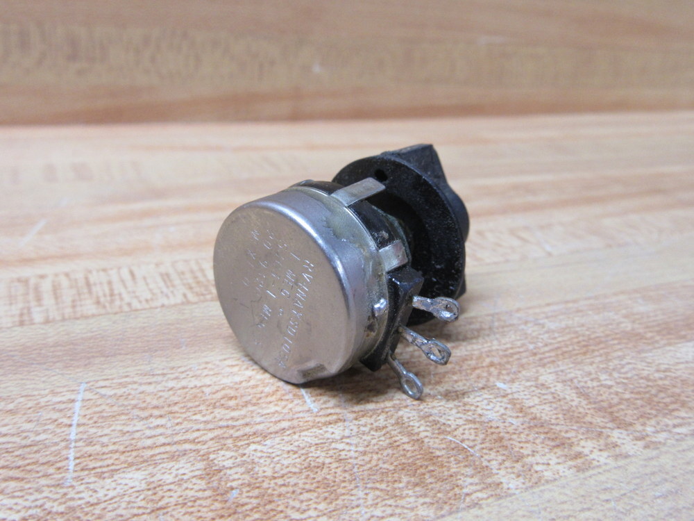 Clarostat RV4NAYSD105A Rotary Potentiometer 53C3-1 1-MEG-S W/Pointer Knob