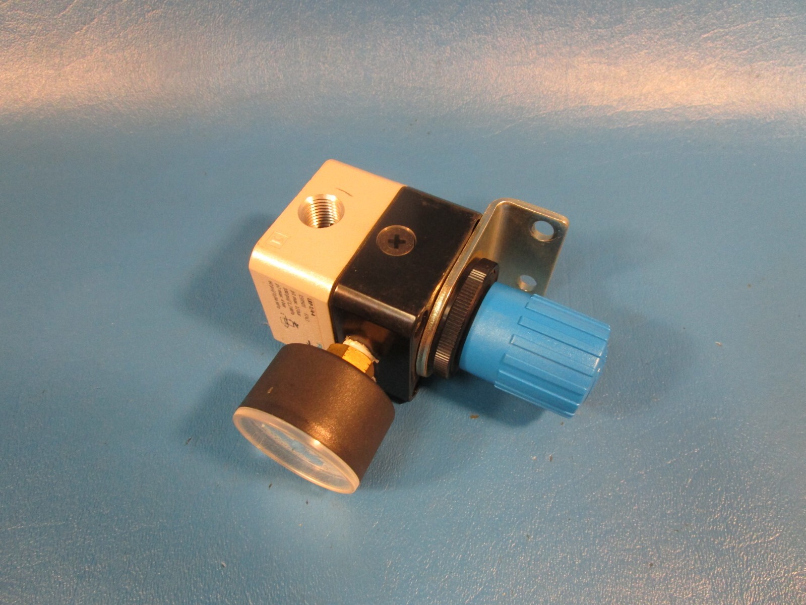 FESTO LRP-1/4-4, 159501, Precision pressure regulator With Gauge Festo 161127, ¼