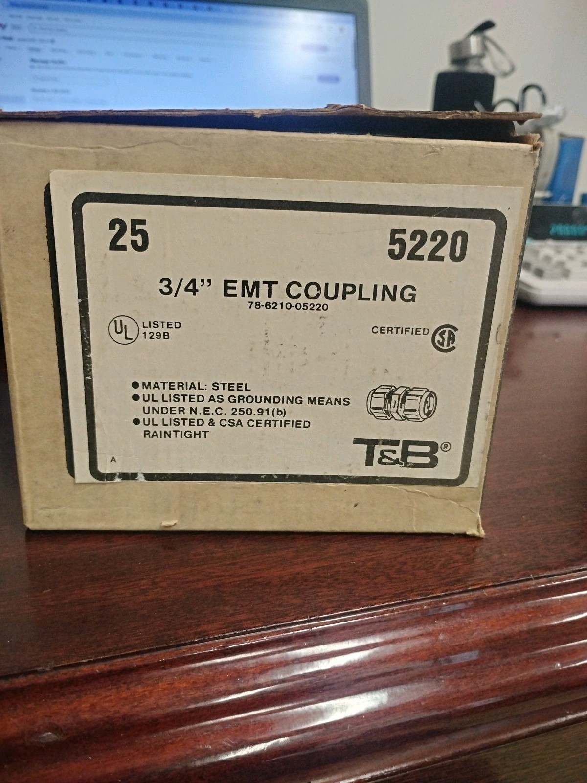 Thomas & Betts 5220 3/4″ EMT Raintight Coupling. Box of 50. New
