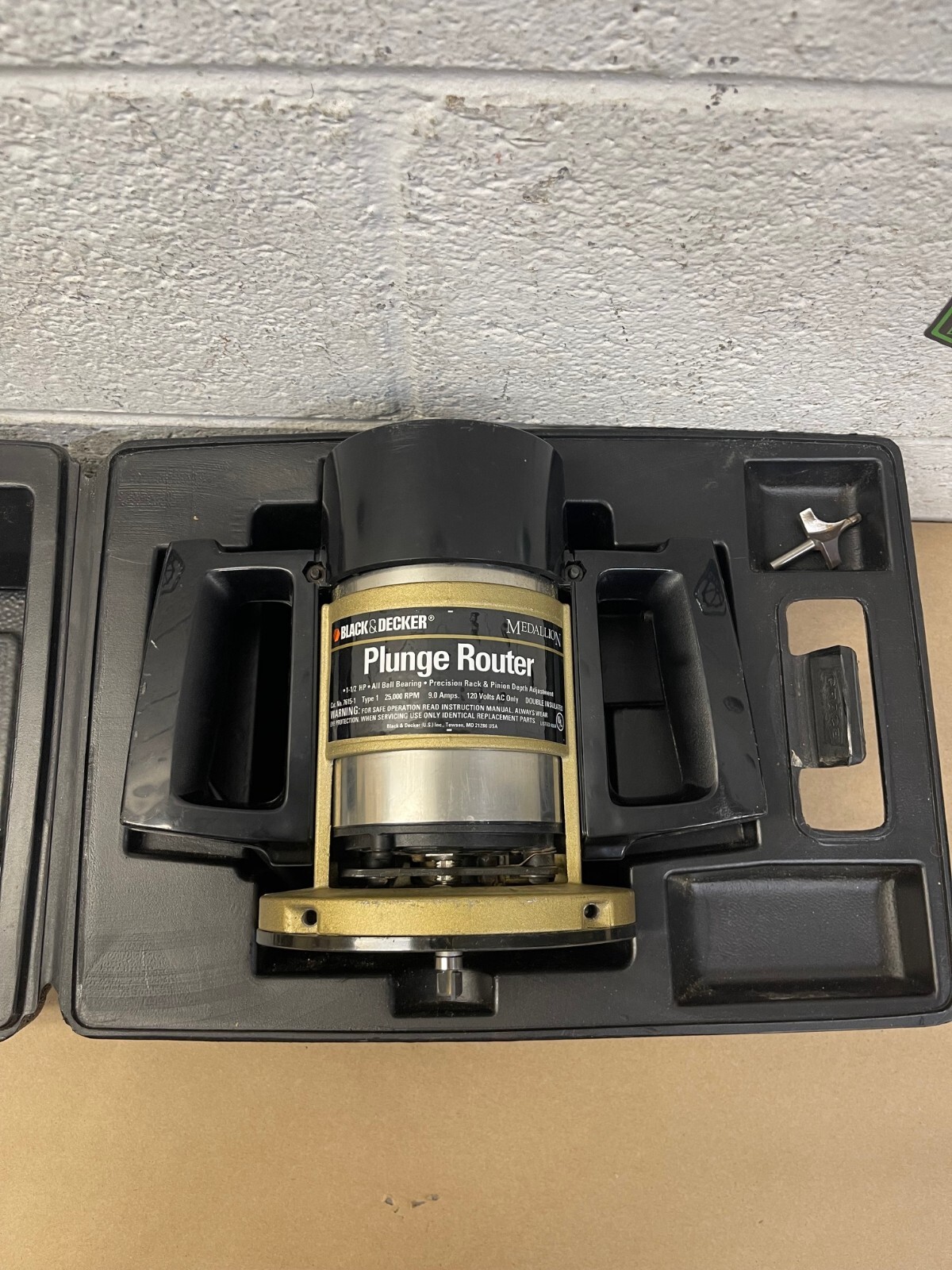 Black & Decker 7615-1 Medallion Plunge Router 1-1/2HP Type 1, 9.0A 25000RPM 120V