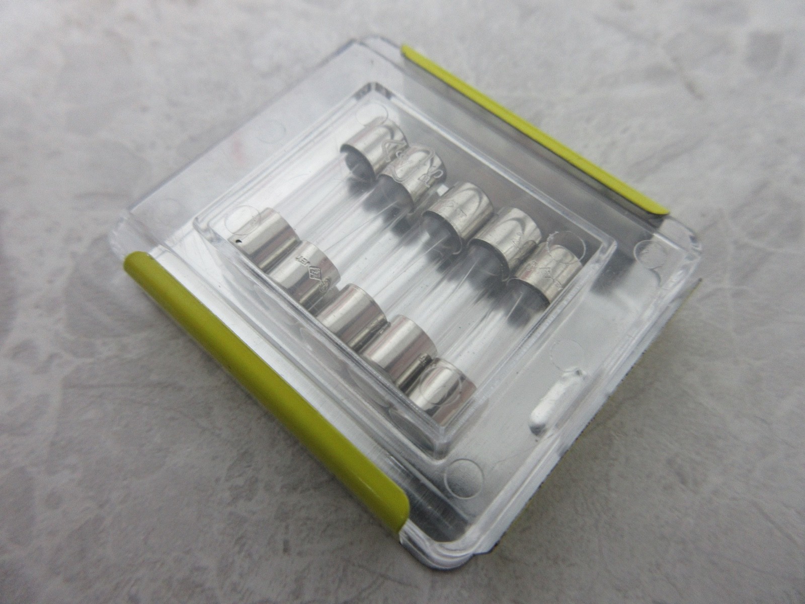 BOX OF 5 BUSSMANN GMA-2-5-R FUSE, IA0346