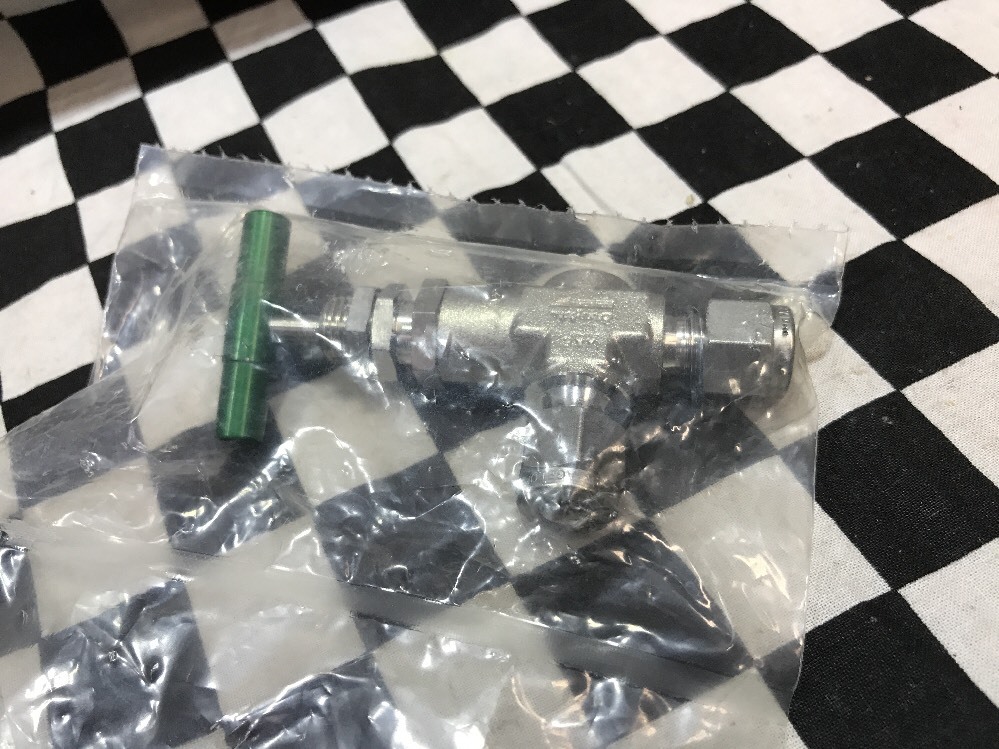Swagelok ANGLE VALVE FORGED 1/4″, SS-4JBAR, SS4JBAR, LOT OF 7, SHIPSAMEDAY#118Q1