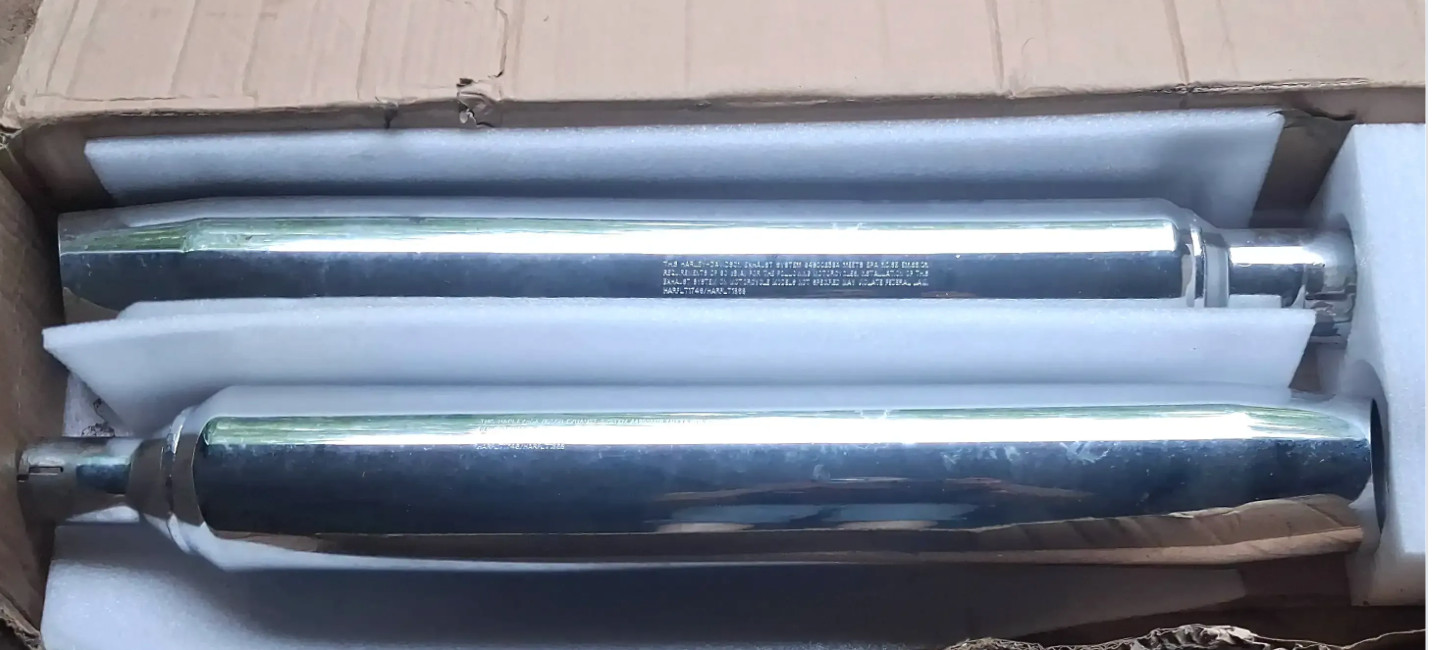 OEM Harley-Davidson Touring Exhaust Pipes Muffler-#64900236A, T1746/T1868