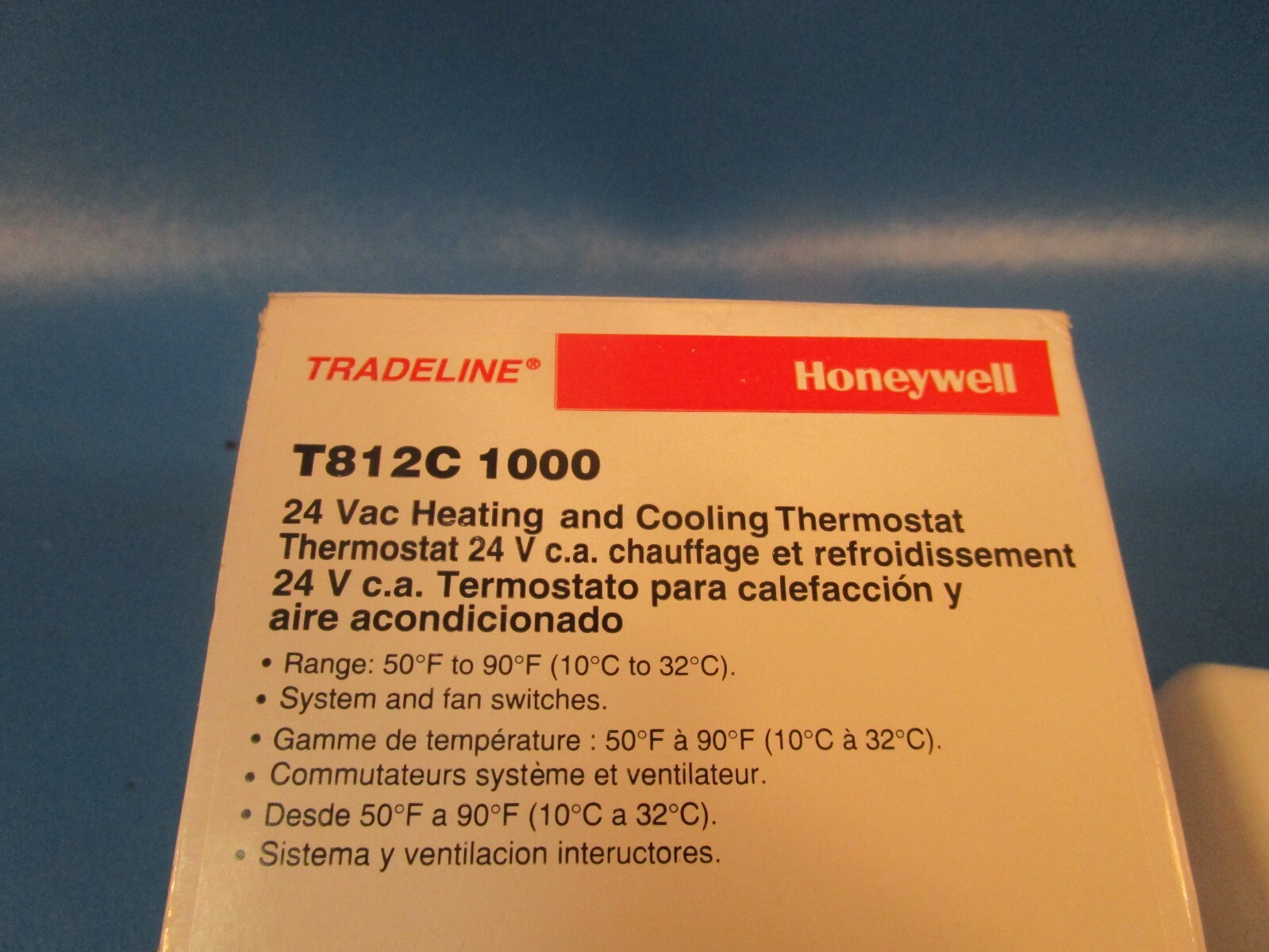 Honeywell T812C 1000, 24VAC Heating and Cooling Thermostat 24V