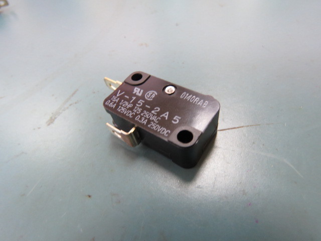 Omron Electronic Components V152A5 Qty of 10 per Lot SWITCH Switch pin plunger