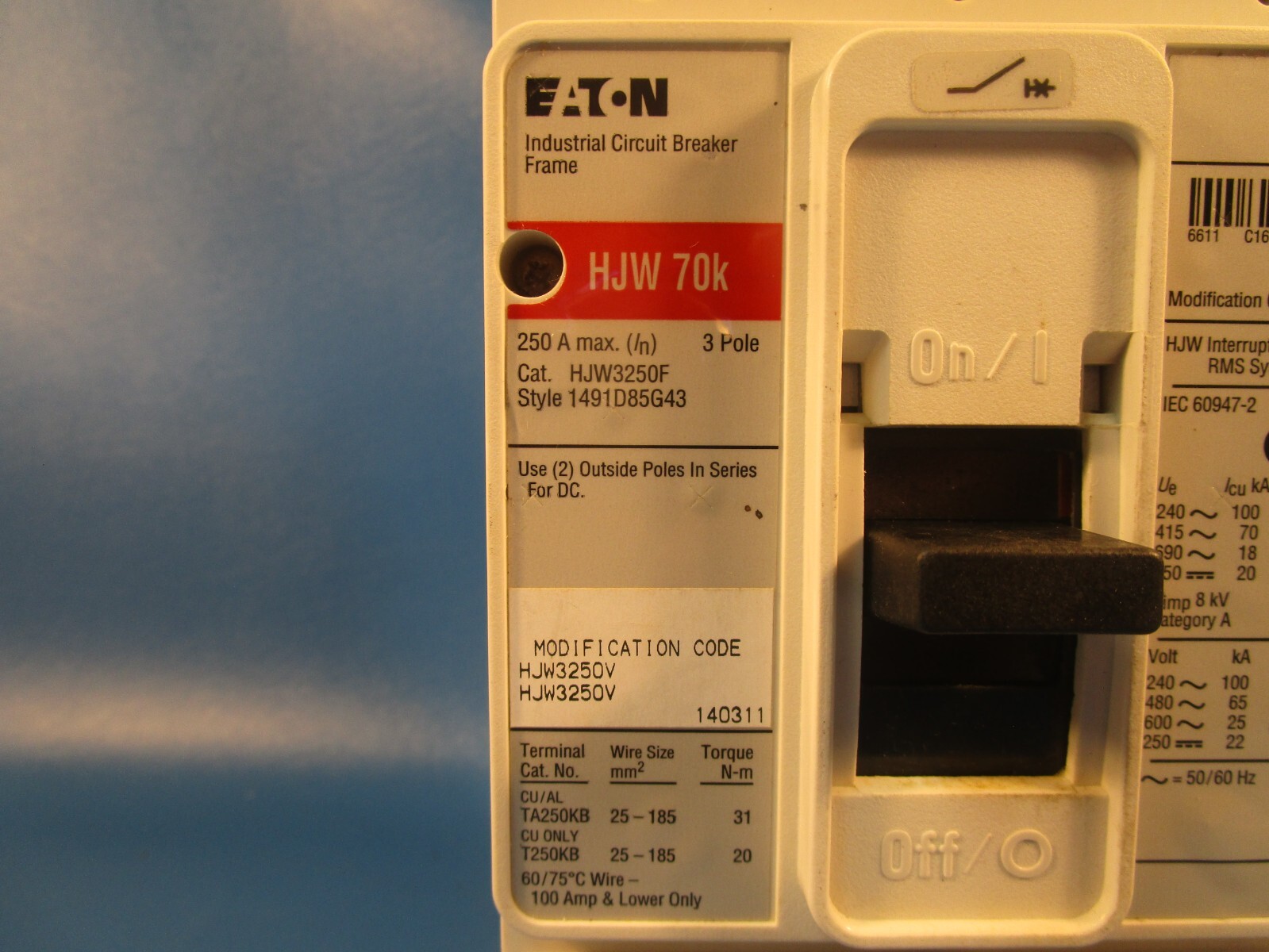 Eaton HJW3250V Molded Case Breaker HJW 3 Pole, 250A 690V 50/60Hz
