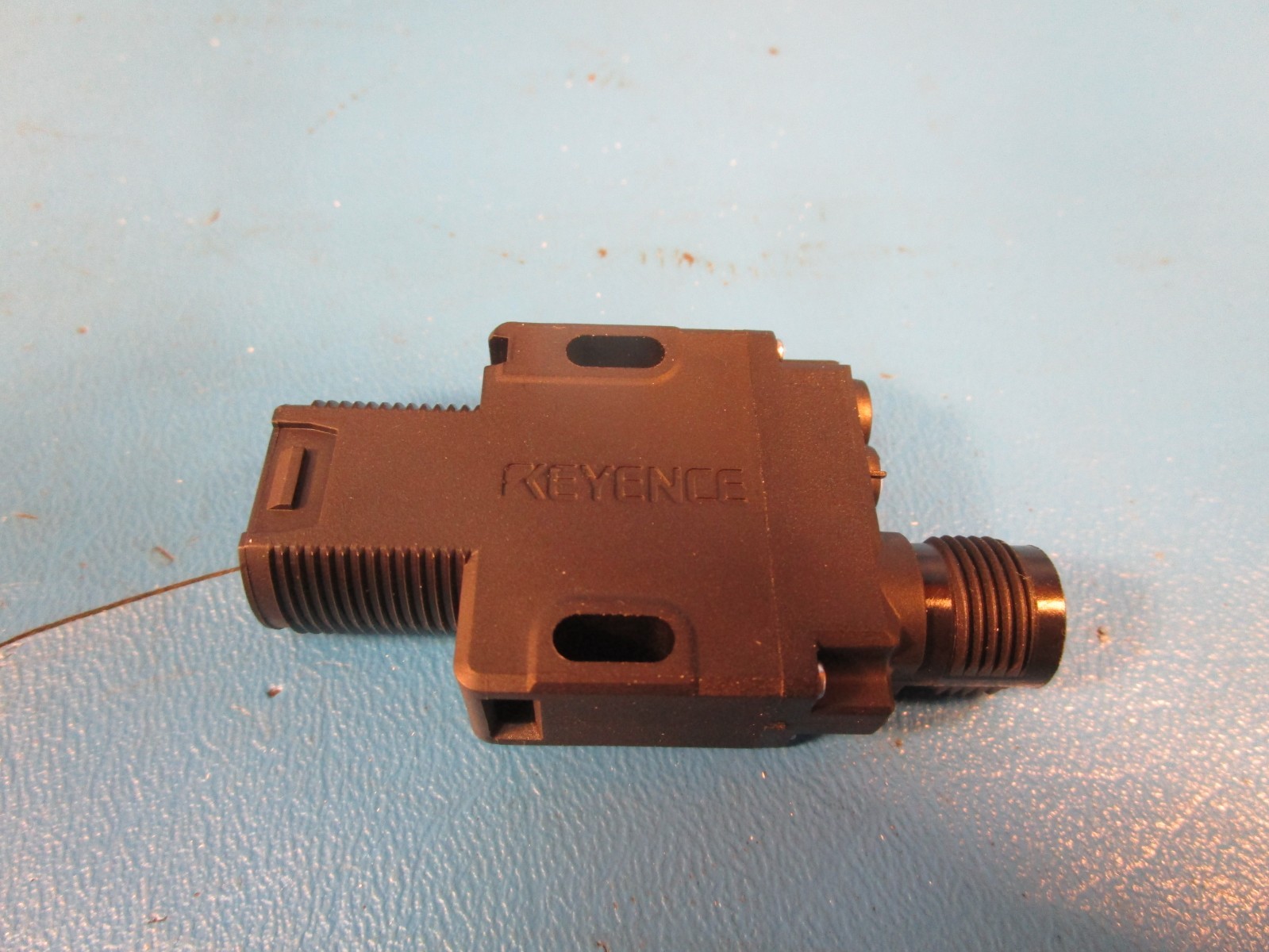 Keyence PZ-G62CB, PHOTOELECTRIC SENSOR, 0.1-1 METER RANGE, 10-30 VDC