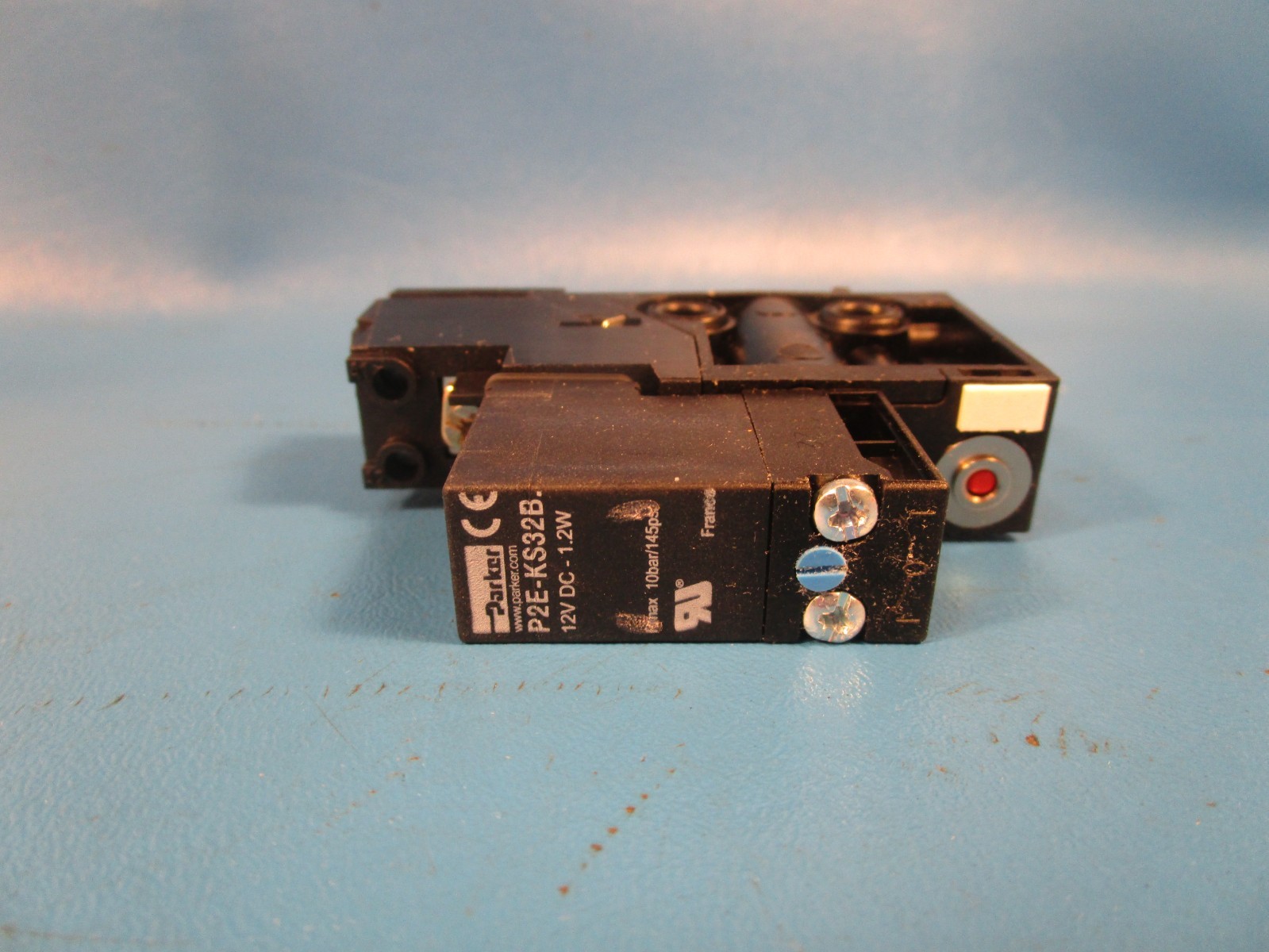 Parker PS1E21102J, VALVE, ELECTRO-PNEUMATIC INTERFACE, 3/2, 5/32″ NNP, 12 VDC