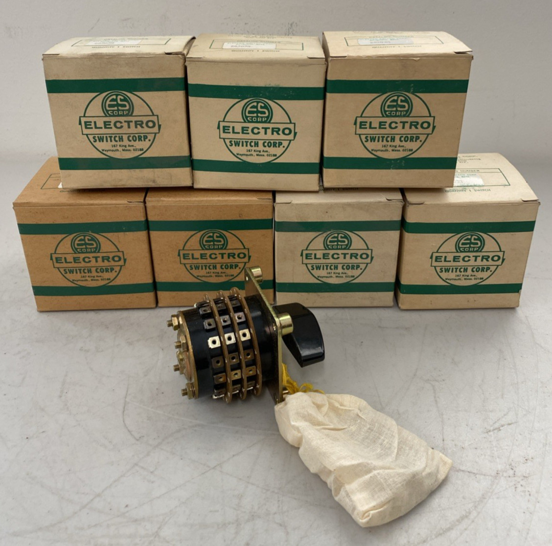 Lot 7 NOS ES Corp Rotary Electro Switch 28303A 5A 125 V.A.C. 4-66 16 Point