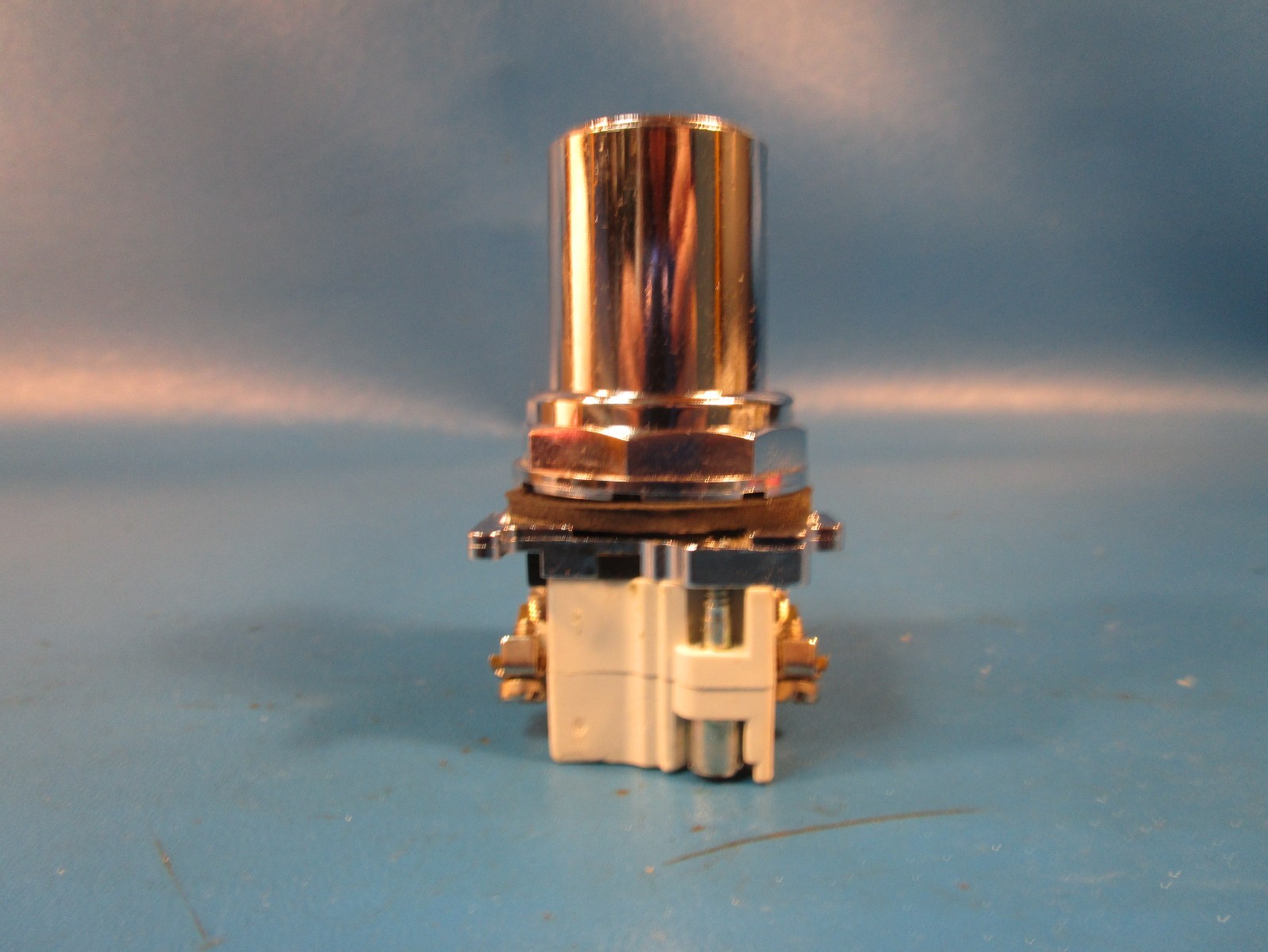 Cutler Hammer 10250T15712-1, Selector Switch, Key Operator, 2 Position