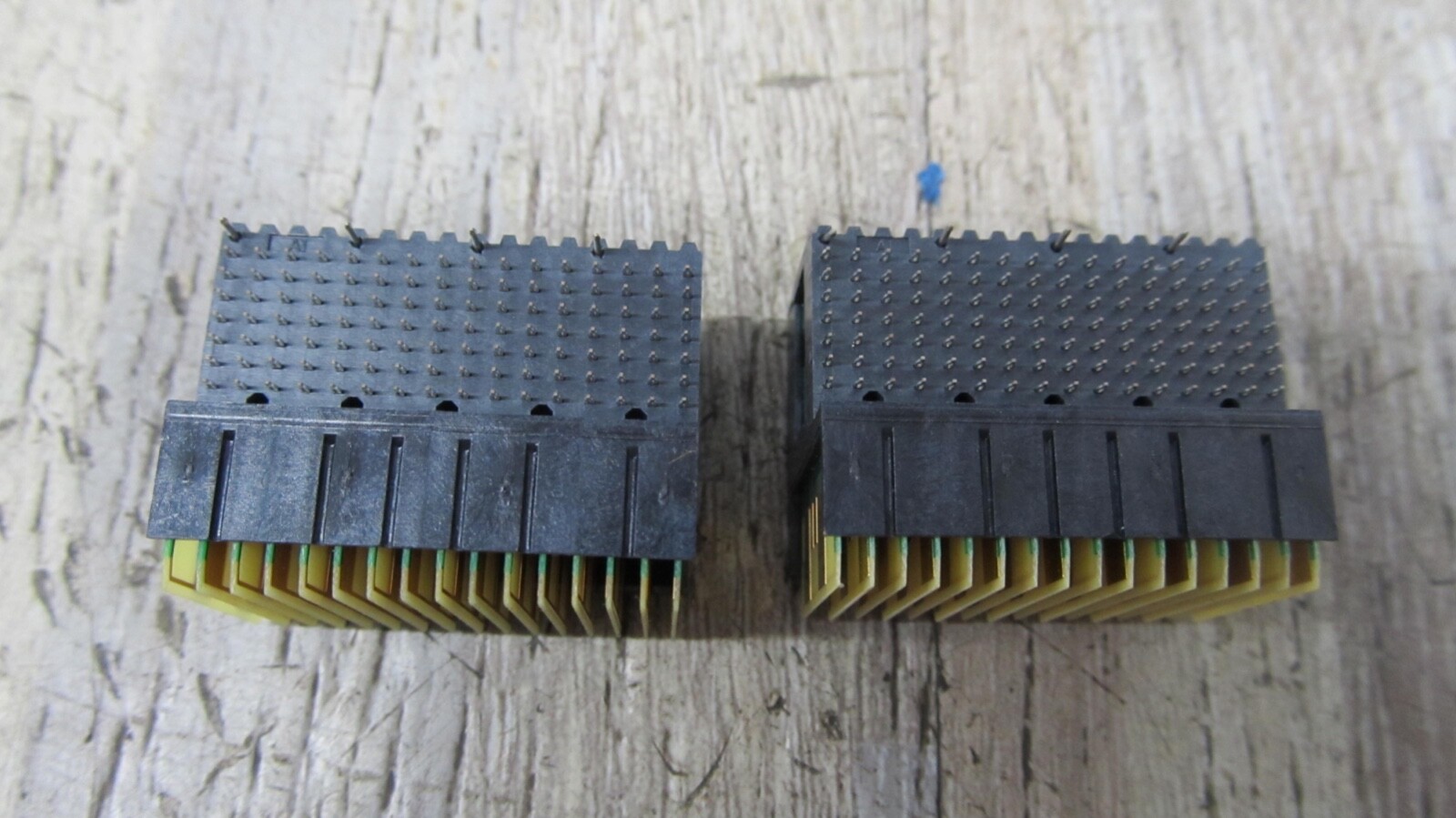 LOT OF 2 TYCO ELECTRONICS LCP GF30 1410187/-3 1733 NEW FREE SHIPPING