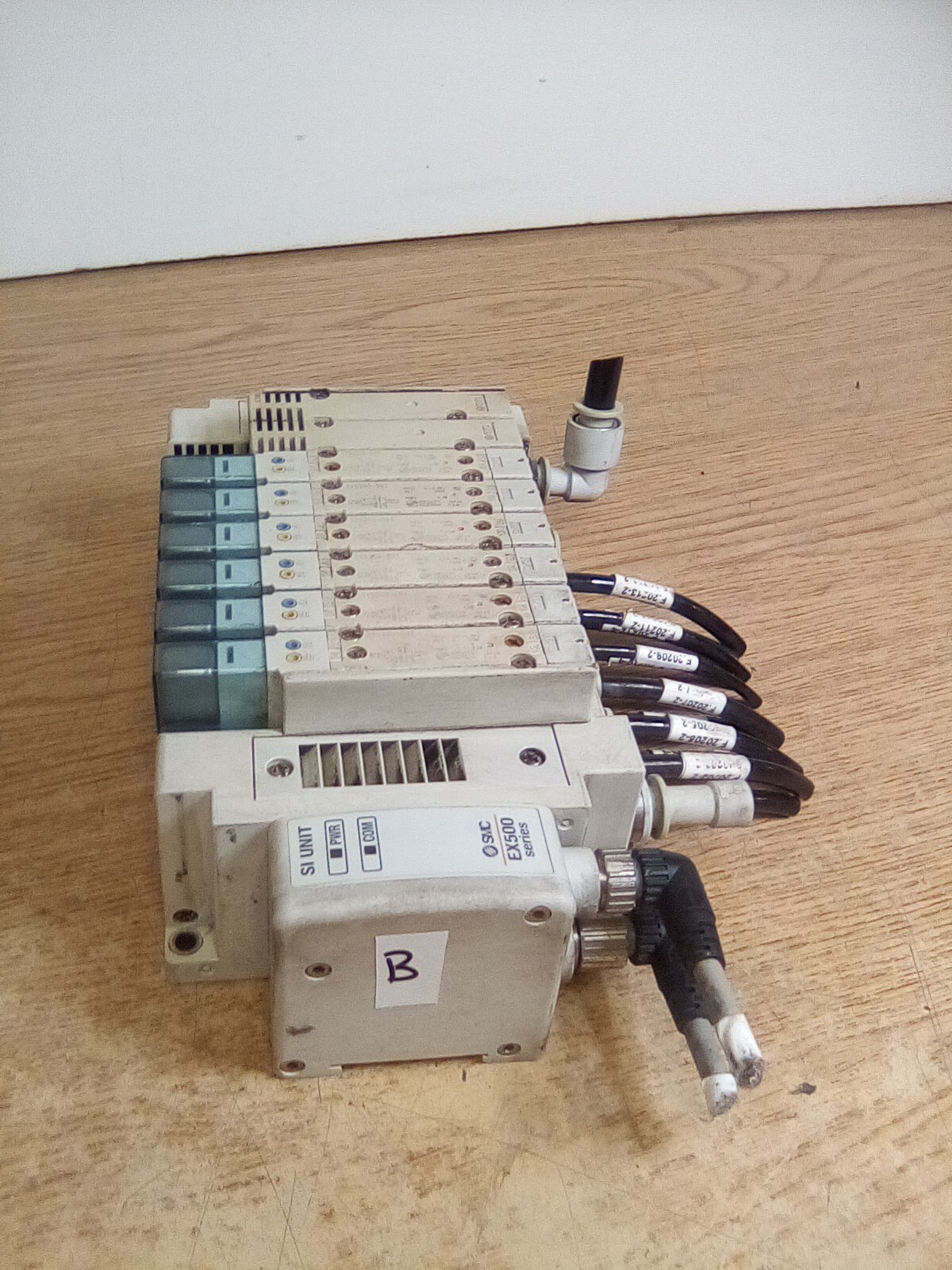 SMC EX500 Series 8 Slot Manifold W/ EX500-Q101 & (6) SY5200-5U1