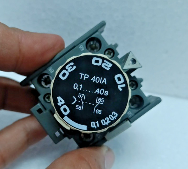 ABB TP 401A Adjustable Timer Relay 0.1-40 Seconds Industrial Control Unit