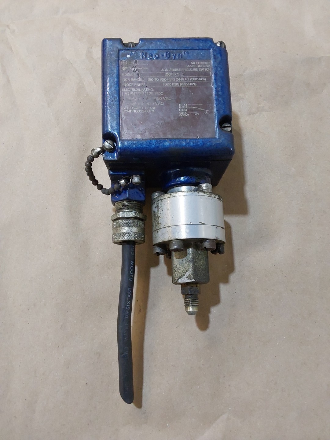 ITT NEO-DYN 200P16C3 ADJUSTABLE PRESSURE SWITCH 500-3000PSIG 98087