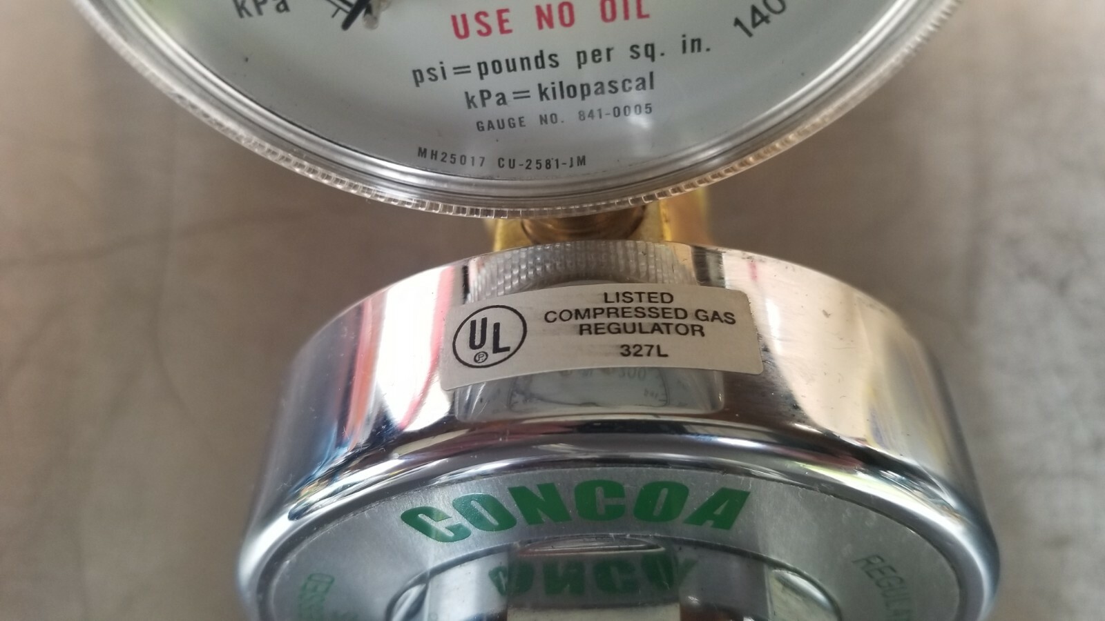 Concoa Single Stage Regulator 8069930-01-1 Oxygen 0-200 PSI CGA 24 Used